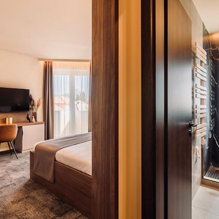 Aqua Hotel Termal โมชนมายารูวาร์ ภายนอก รูปภาพ