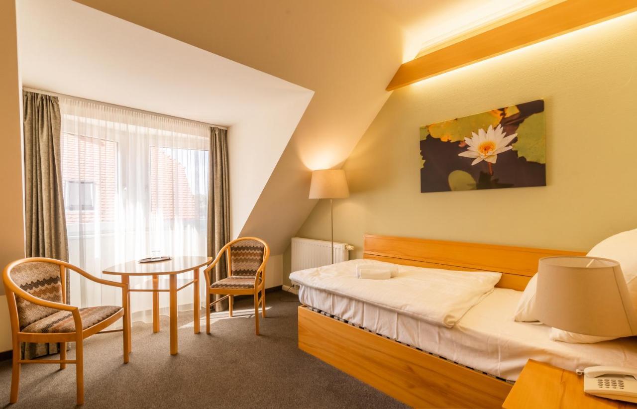 Aqua Hotel Termal โมชนมายารูวาร์ ภายนอก รูปภาพ