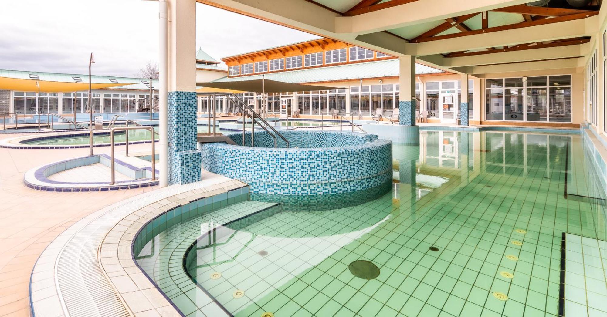 Aqua Hotel Termal โมชนมายารูวาร์ ภายนอก รูปภาพ