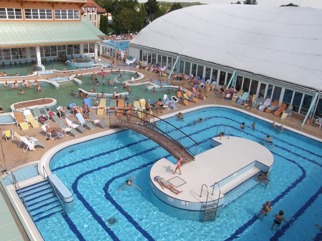 Aqua Hotel Termal โมชนมายารูวาร์ ภายนอก รูปภาพ