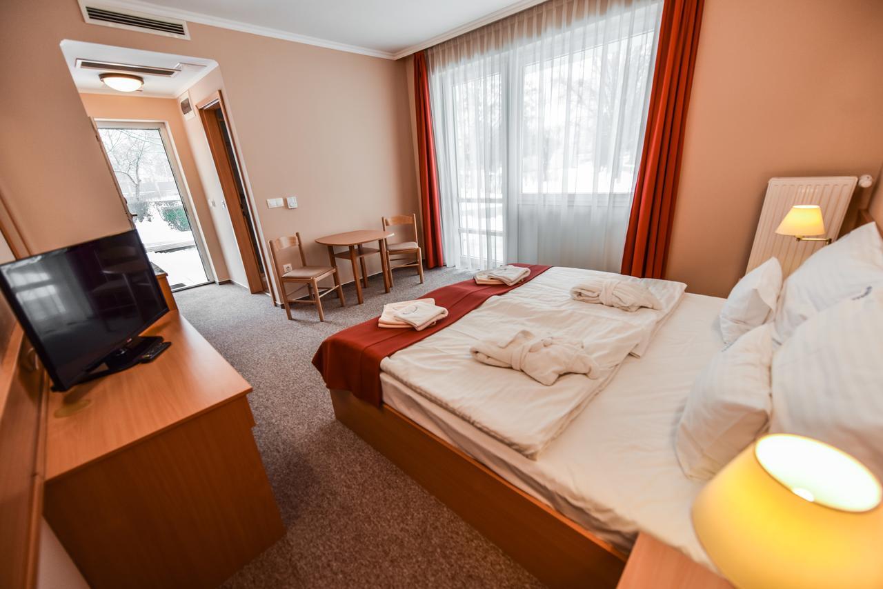 Aqua Hotel Termal โมชนมายารูวาร์ ภายนอก รูปภาพ