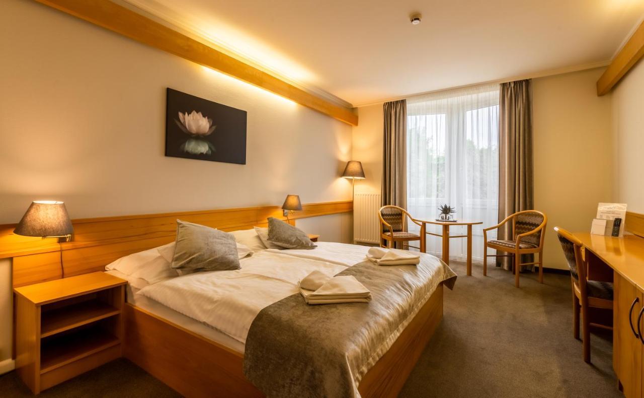 Aqua Hotel Termal โมชนมายารูวาร์ ภายนอก รูปภาพ